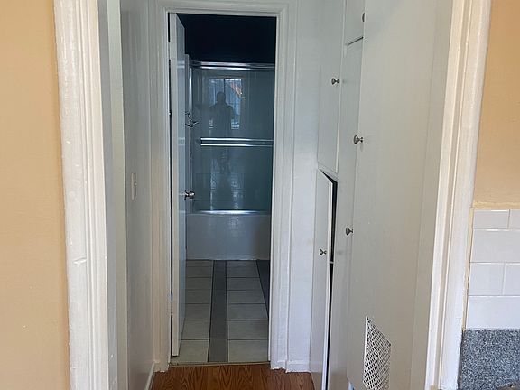 4th image of 4038 W 111th St
