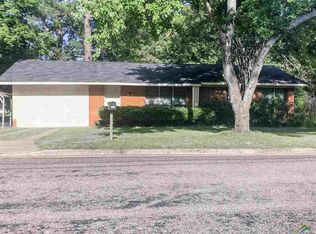 1403 McMinn Ave, Mt Pleasant, TX 75455