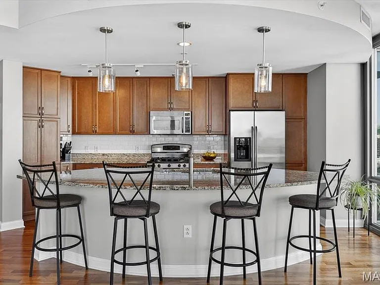 Ample room at the generous center island
