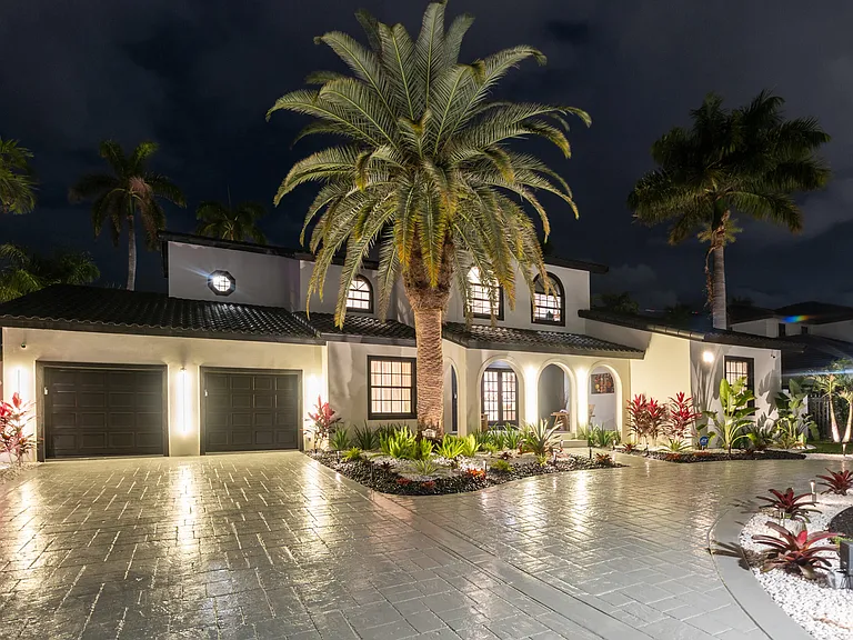 516 Royal Plaza Dr — Photo 28
