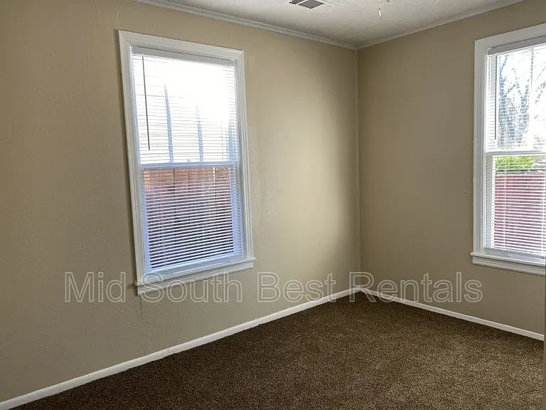 3055 Seminole Rd — Photo 2