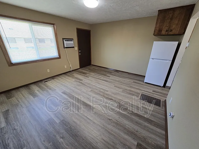 1 bed, 1.0 bath, 425 sqft, $900 — Photo 3