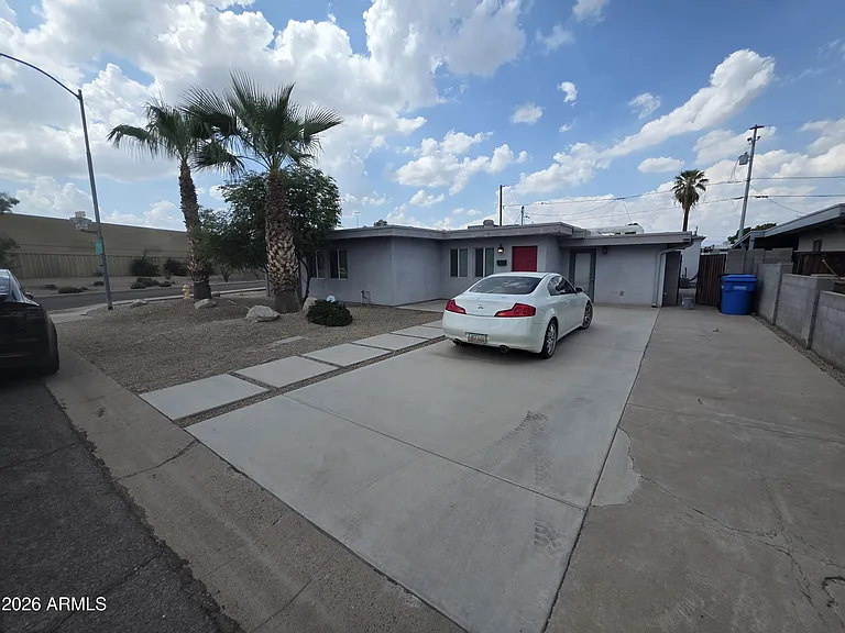 1812 E Whitton Ave — Photo 6