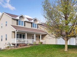 254 Jaspers Cir S, Chaska, MN 55318