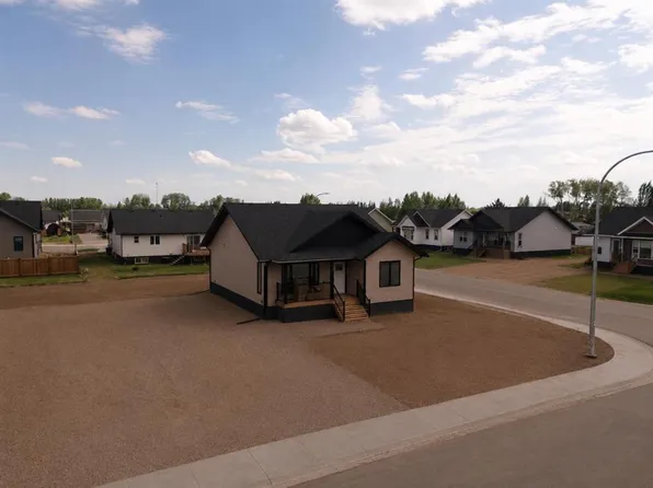 11113 E 104th Ave, La Crete, AB T0H 1L0