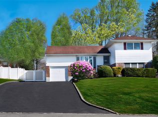 390 Townline Road, Commack, NY 11725