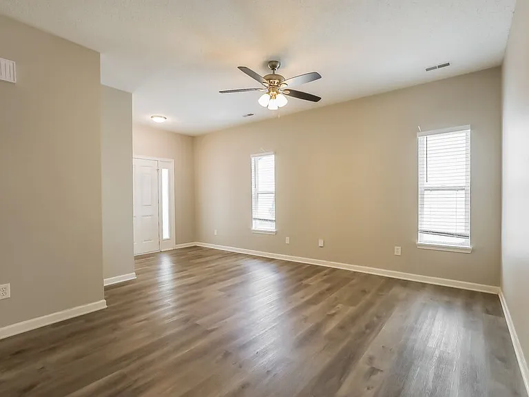 7150 Parklake Pl — Photo 3