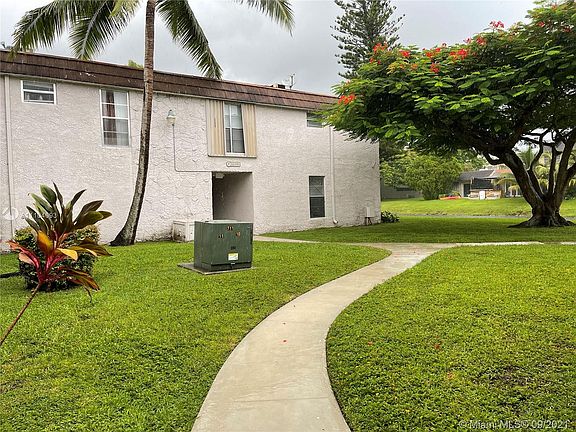 2nd image of 10389 N Kendall Dr APT S2