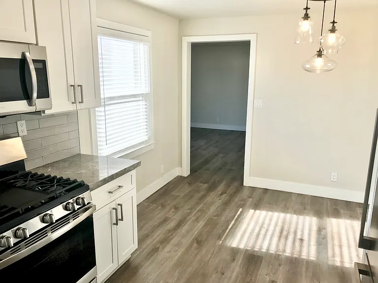 357 W Gettysburg Ave — Photo 5