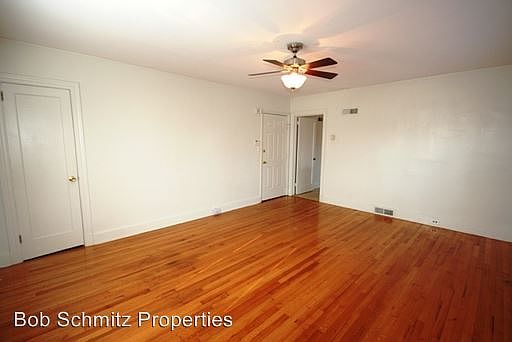 3rd image of 1404 W Chapel Hill St