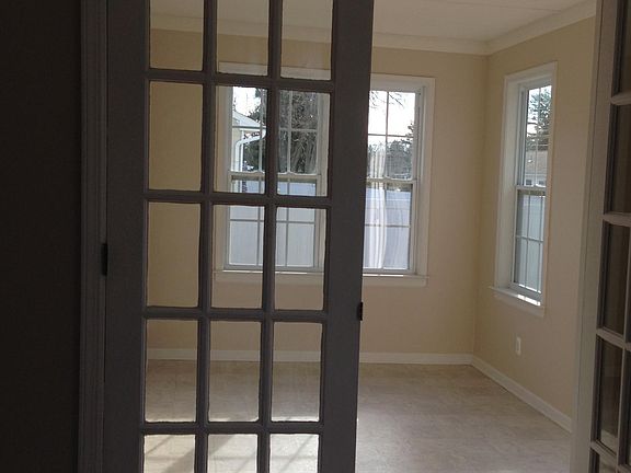 3rd image of 419 Emma Dr