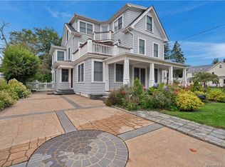 28 Spring Rock Rd, Branford, CT 06405