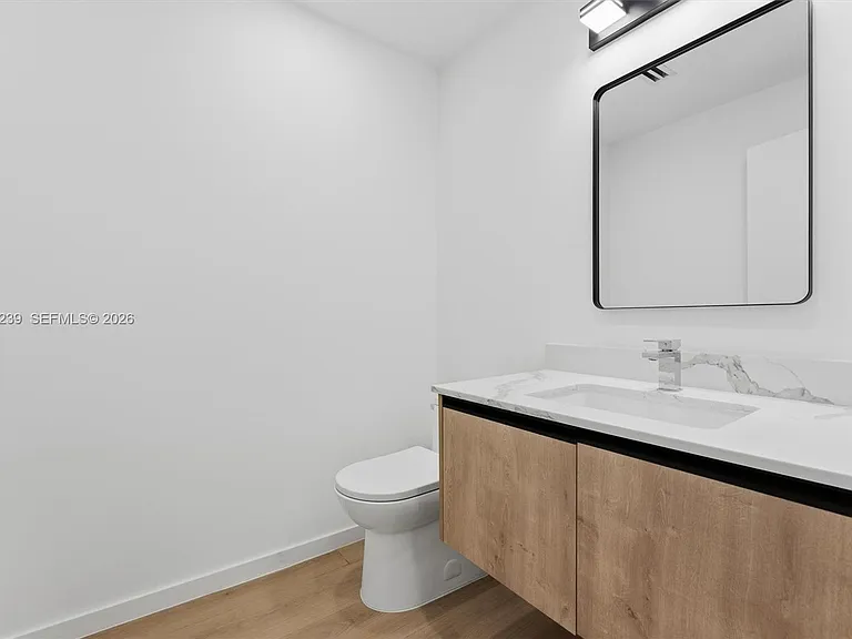 824 SE 12th Ct #840 — Photo 14
