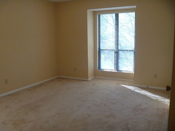 3rd image of 715 Tuxworth Cir #715