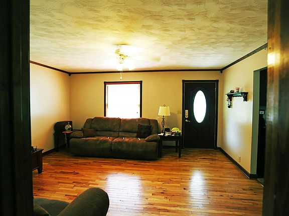2nd image of 4011 Little Jo Dr