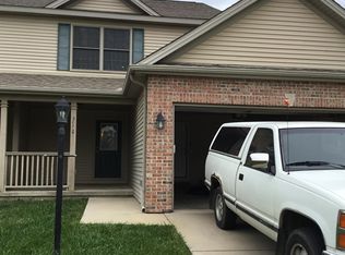 2008 Macon St, Mahomet, IL 61853