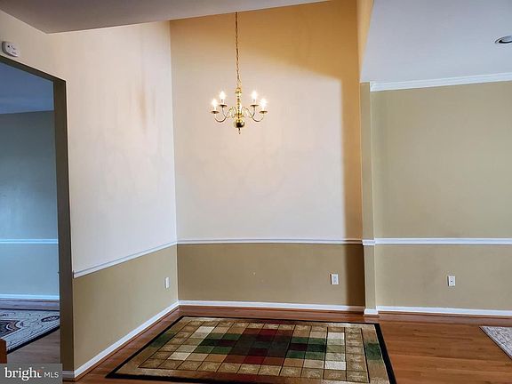 4th image of 128 Penns Manor Dr