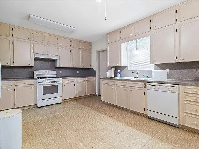 316 N Handley Ave — Photo 20