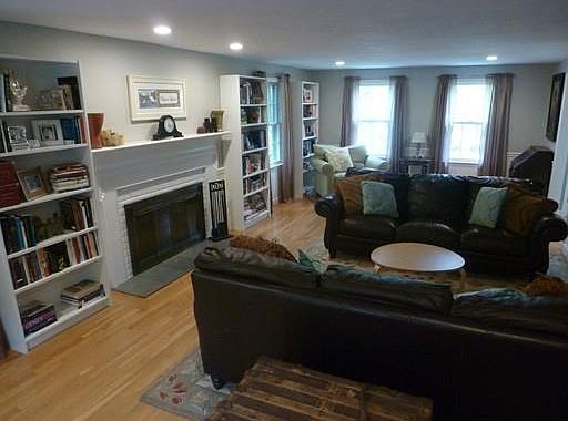 3rd image of 55 John Alden St