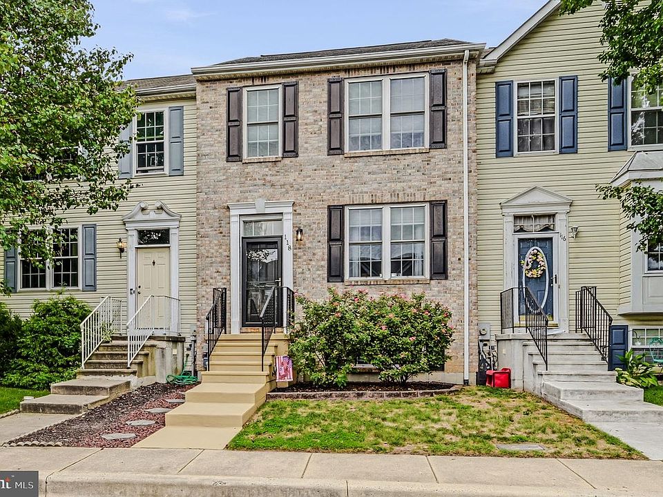 1st image of 118 Versailles Ct