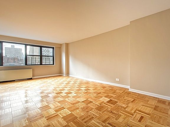 3rd image of 305 E 86th St APT 9RW