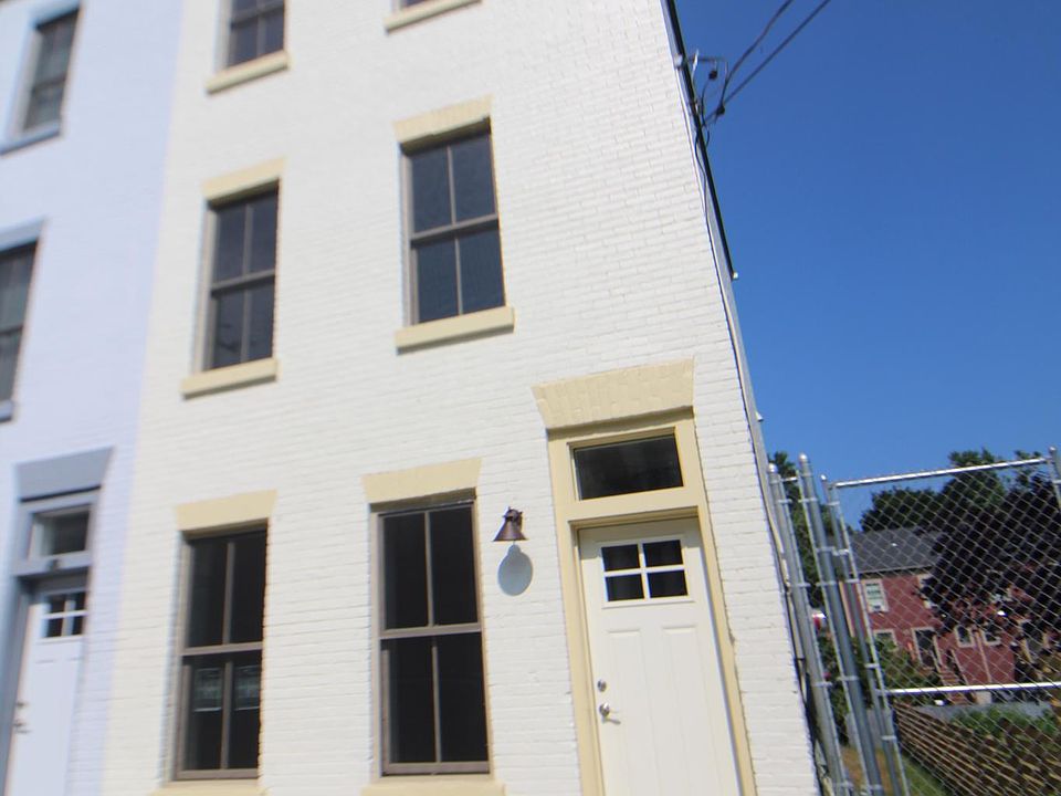 1st image of 45 Lander St Floor 1