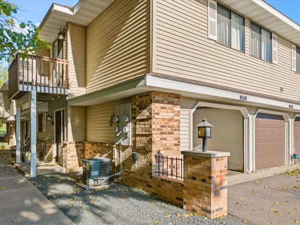 7577 Vinewood Ct, Maple Grove, MN 55311