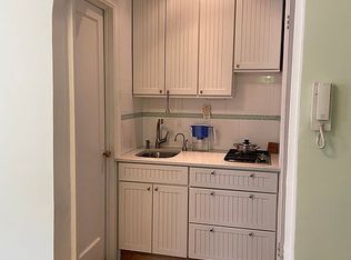 461 W 44th St APT 2F, New York, NY 10036
