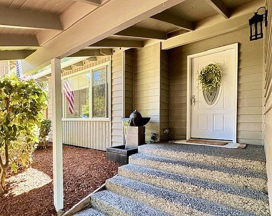 4th image of 2067 NE Bartre Court