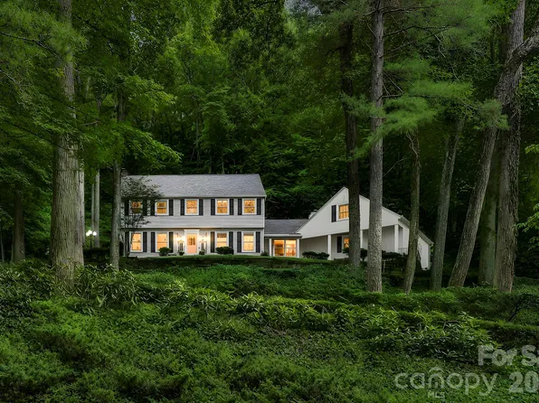 212 Estate Dr, Hendersonville, NC 28739
