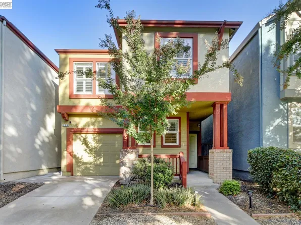 223 Washington Pl, West Sacramento, CA 95605