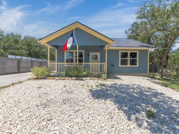 1296 Hedgestone, Canyon Lake, TX 78133