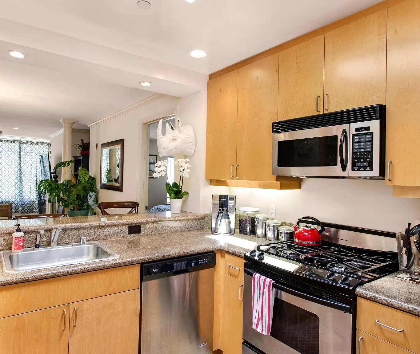 1 bed, 1.5 bath, $5,095 — Photo 2