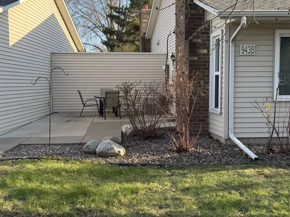 9438 Ranchview Ln N, Maple Grove, MN 55369