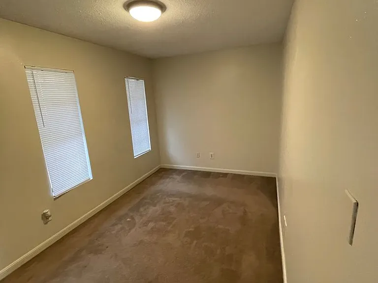 200 Loire Ave — Photo 10