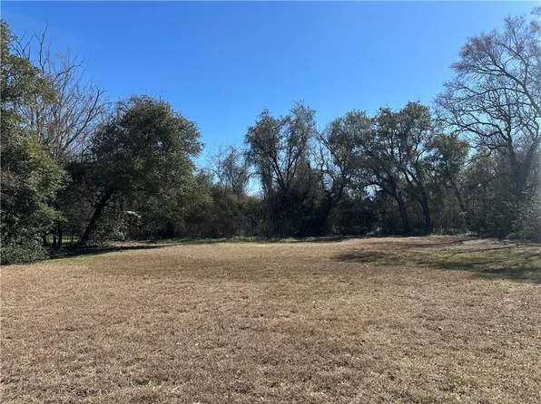 2405 Southside Dr, Bryan, TX 77803