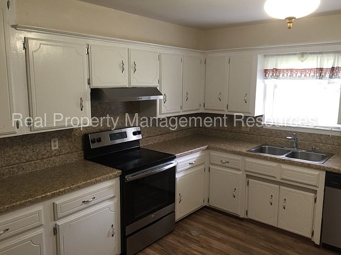 2nd image of 15336 Morningside Dr