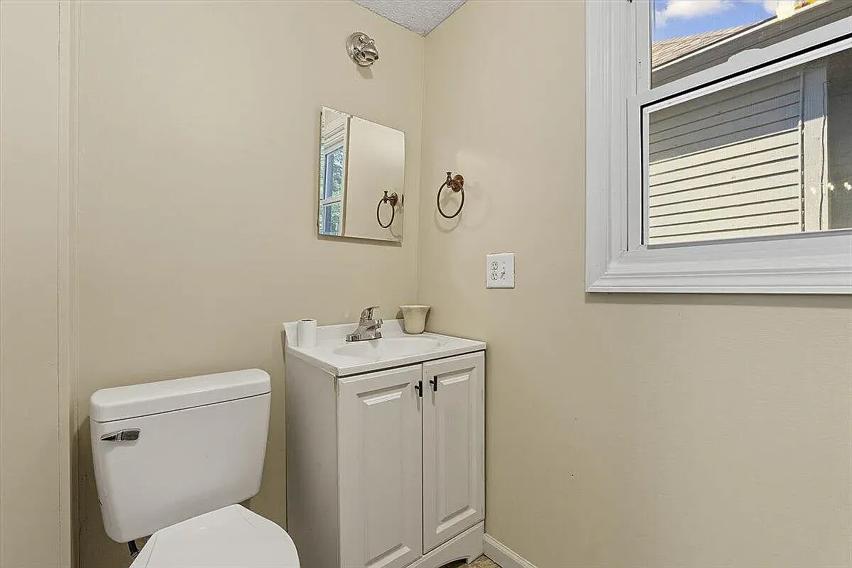 2 bed, 898 sqft, $1,400 — Photo 4