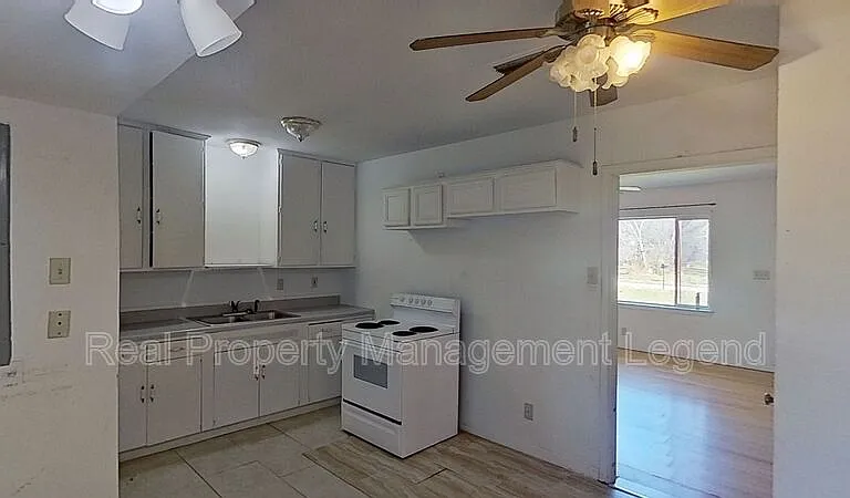 307 Depot St — Photo 5