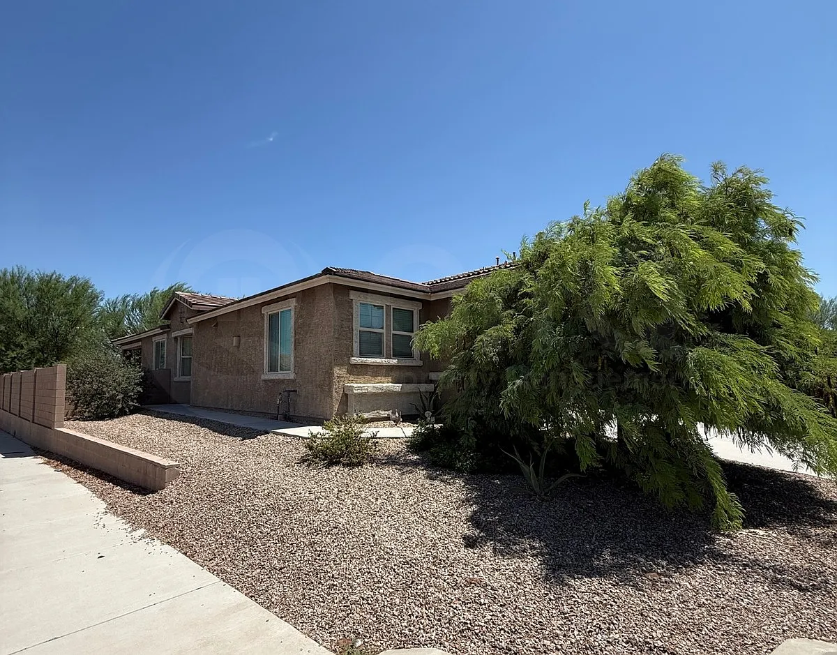 3 bed, 2.0 bath, 1444 sqft, $1,799 — Photo 3