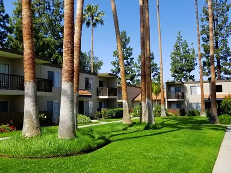 Casa del Valle Apartments — Photo 13