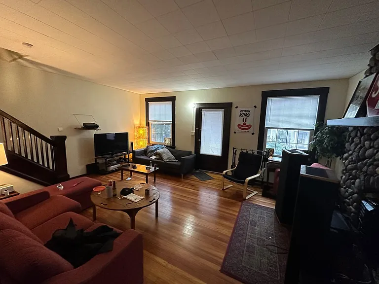 435 Ada St — Photo 10