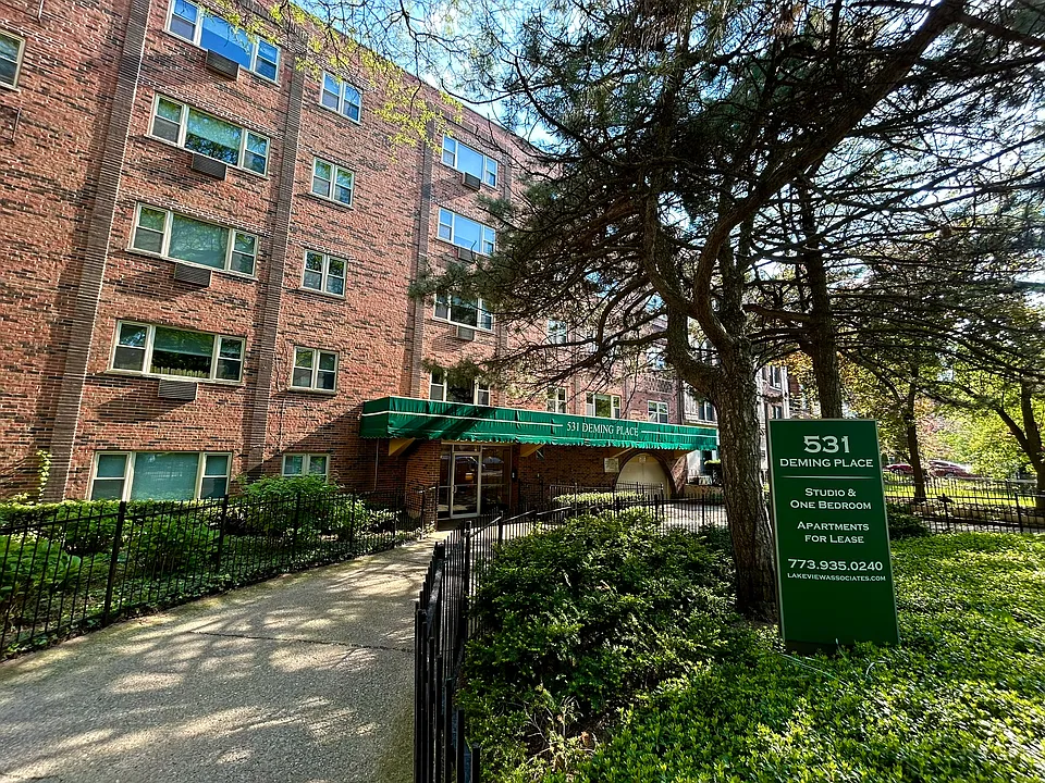 531 W Deming Place
