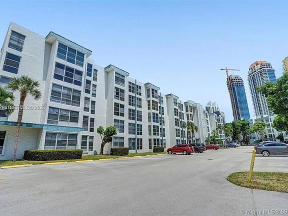 5th image of 200 177th Dr APT 416