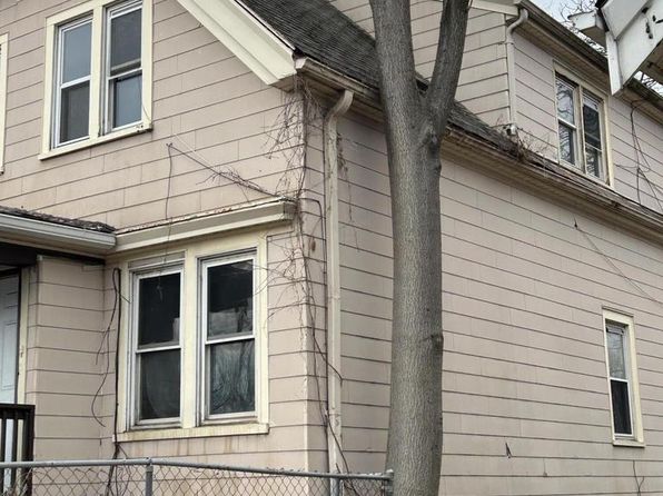 milwaukee-wisconsin-2069931077 picture