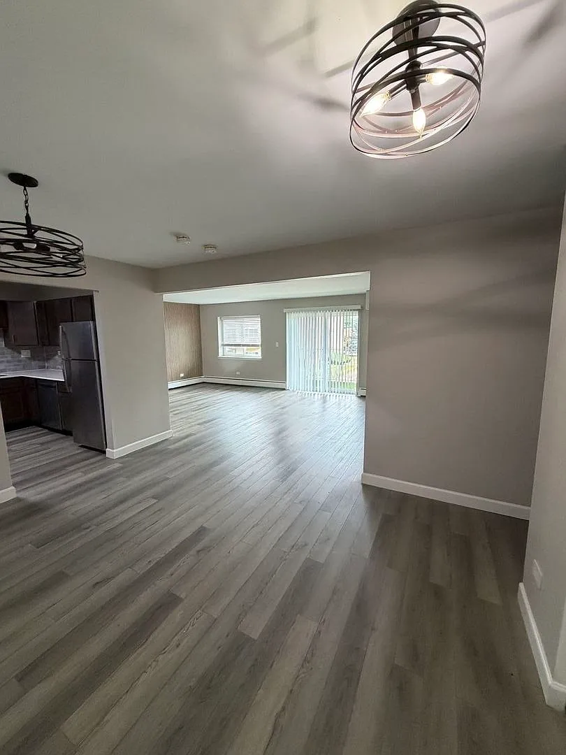 2 bed, 1230 sqft, $2,200 — Photo 2