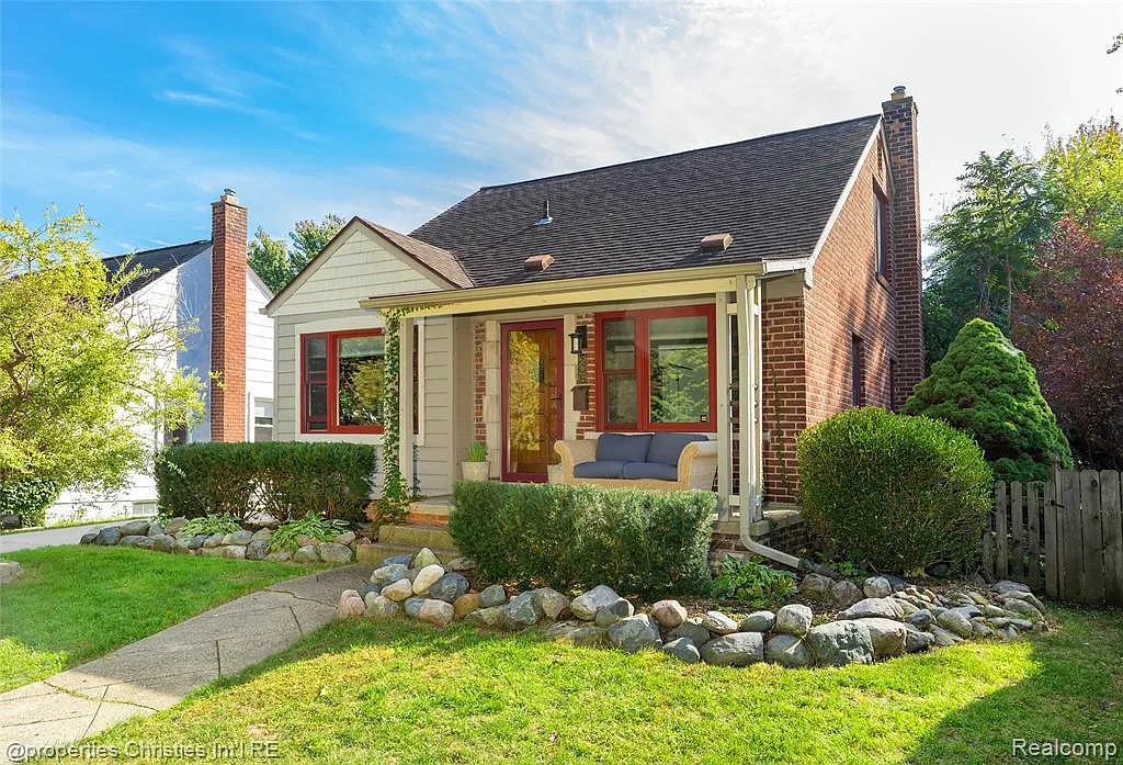 3 bed, 2.0 bath, 1976 sqft, $2,900 — Photo 1
