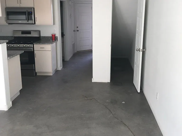 12844 Lomas Blvd NE — Photo 11