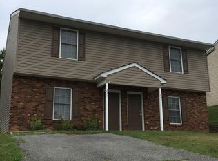 220 E Augusta Ave #222, Vinton, VA 24179