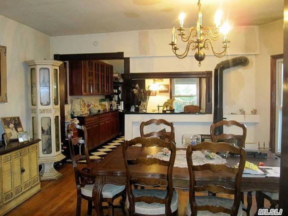 4th image of 9403 Park Ln S